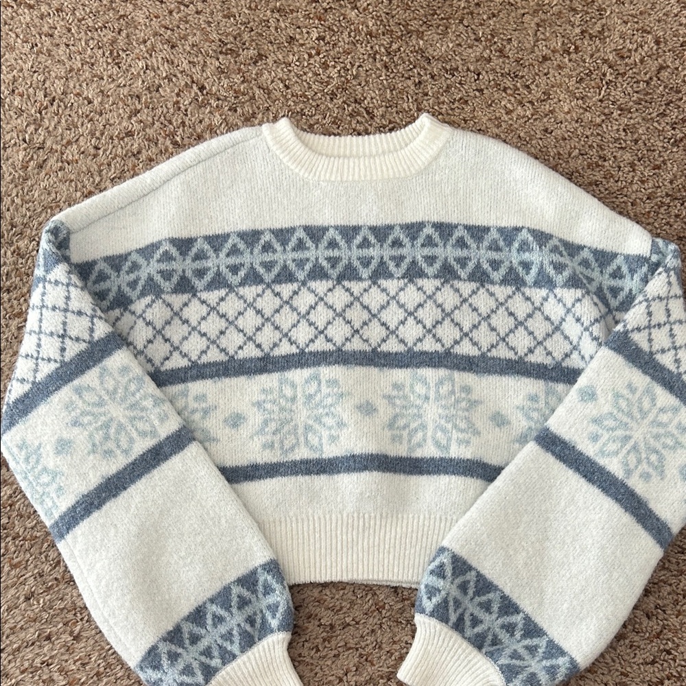 La Hearts Blue and Cream Patterned Sweater